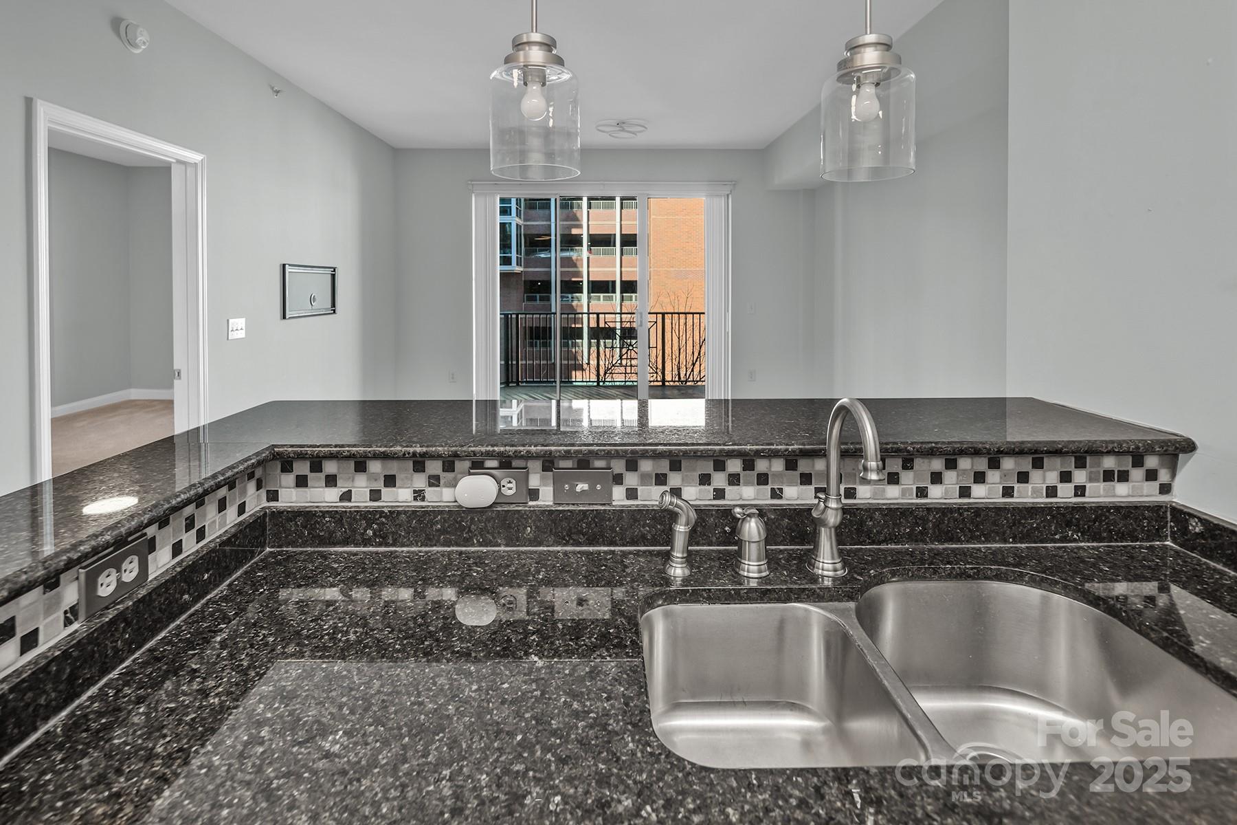 Fifth And Poplar - Residential