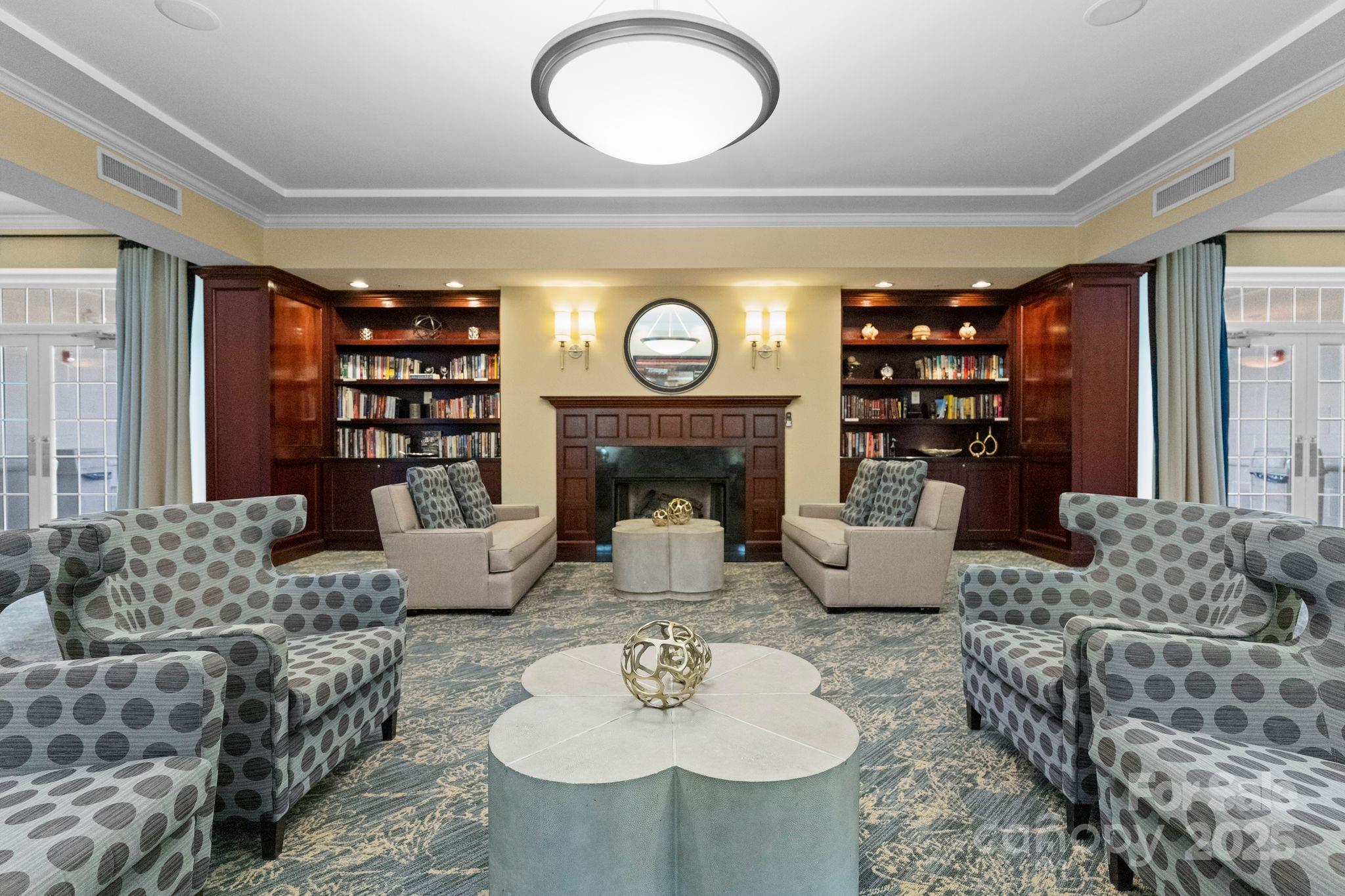 Fifth And Poplar - Residential