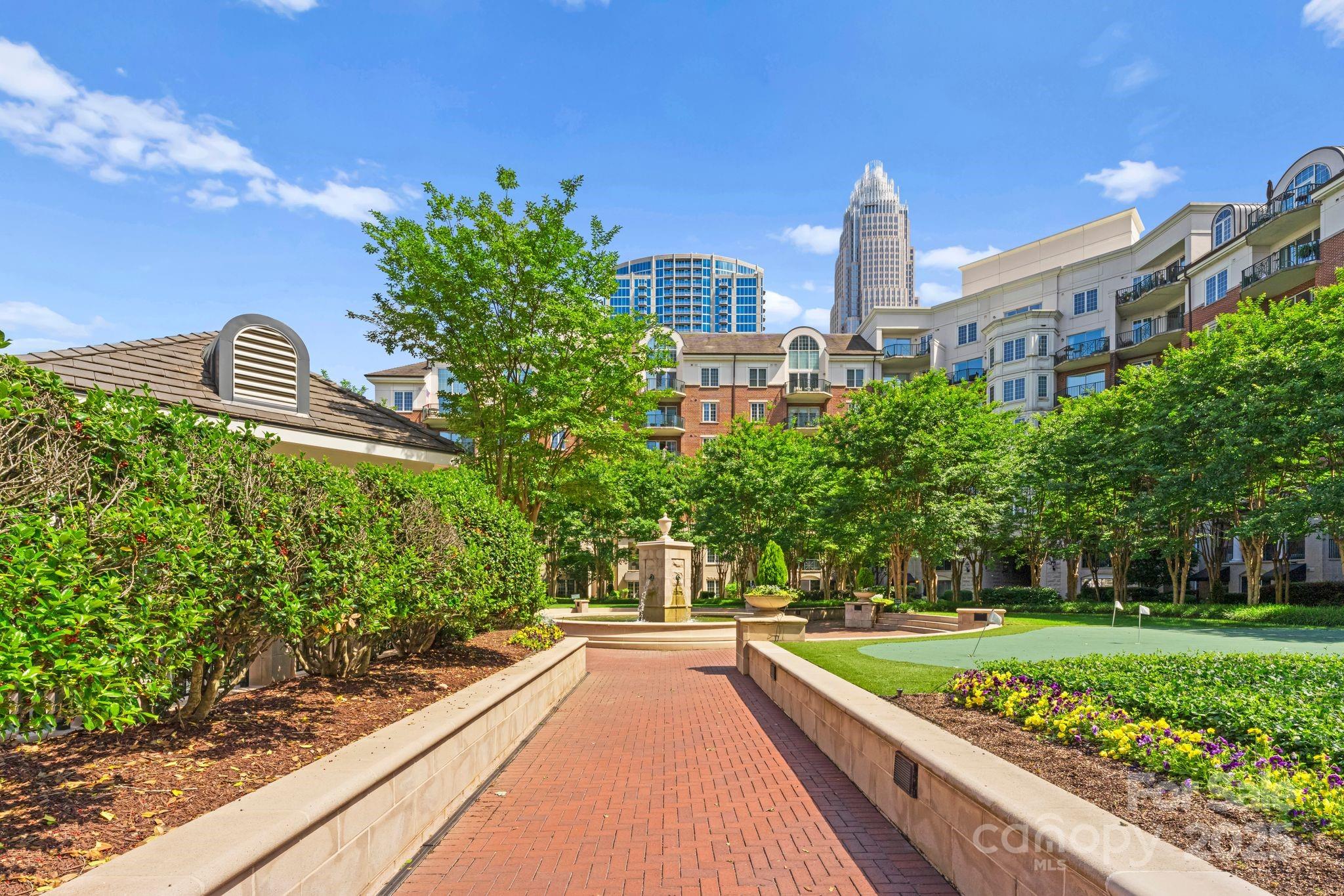 Fifth And Poplar - Residential