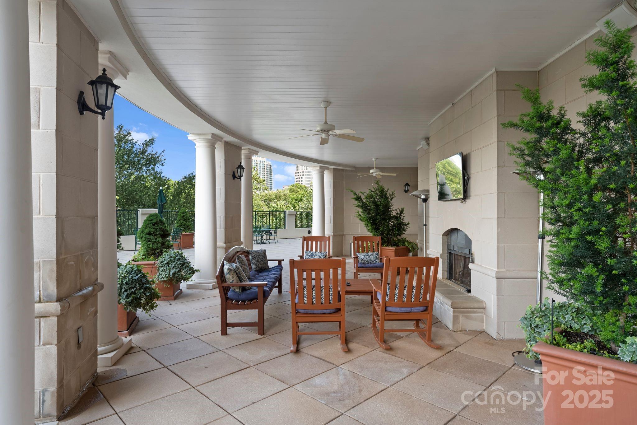 Fifth And Poplar - Residential