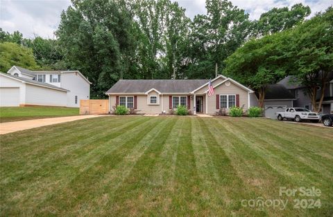 A home in Huntersville