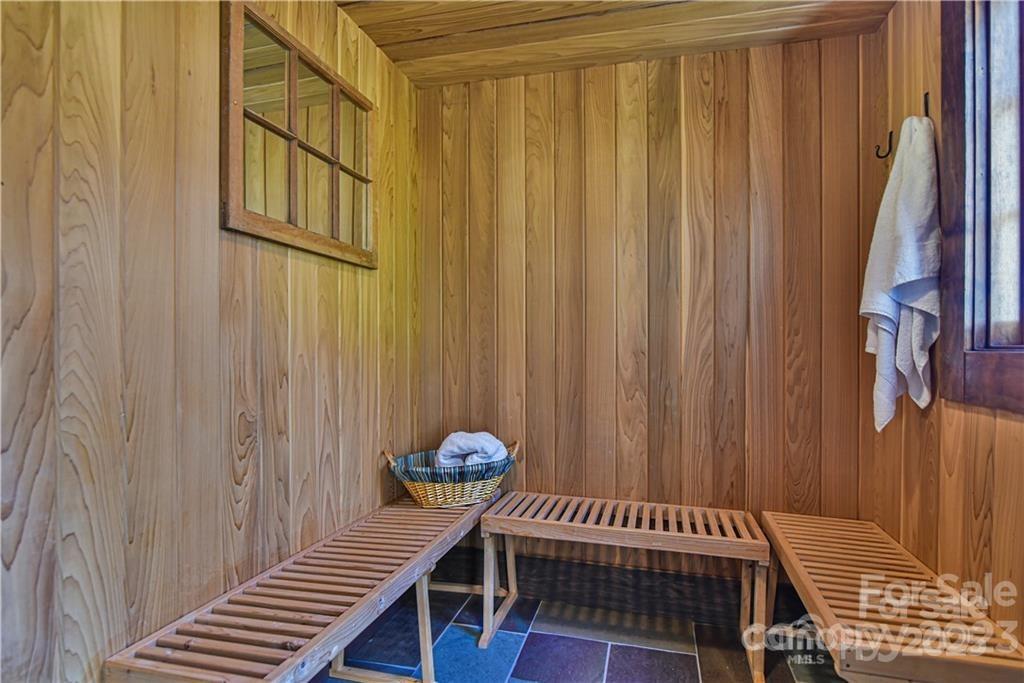 Whisper Mountain - Land