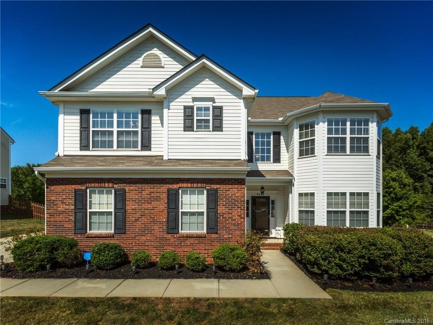 Beautiful Sunset Views, Large Corner Lot, Views of Pond. This home shows beautifully.  Grand Entry, Formal Living w/Bay Window and Dining w/Wains Coating, Soaring 2-Story Great Room Centered with a Gas Fireplace w/Travertine Hearth/Glass Mosaic Surround, Kitchen w/Granite Counter Tops, 42"Cherry Cabinets, Electrolux SS Appliances Dual Fuel Range, Wrought Iron Spindles, Grand Master Suite with Vaulted Ceilings, Private Master Bath w/Garden Tub, Dual Sinks, Crown Moldings and Hardwoods, BEAUTIFUL!