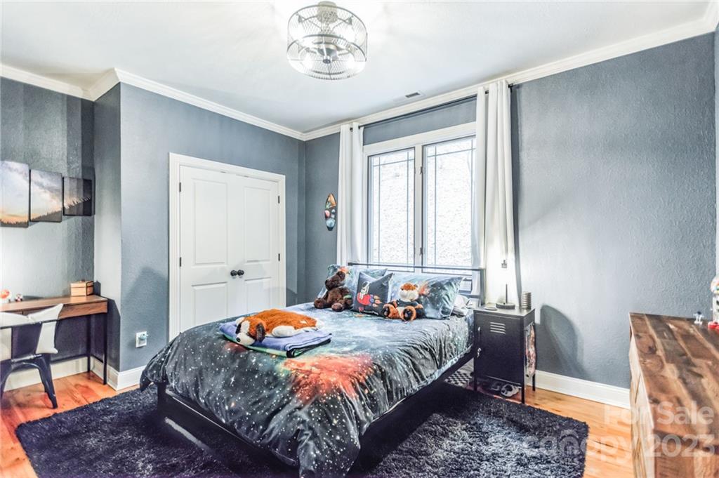 Gaston Mountain - Residential