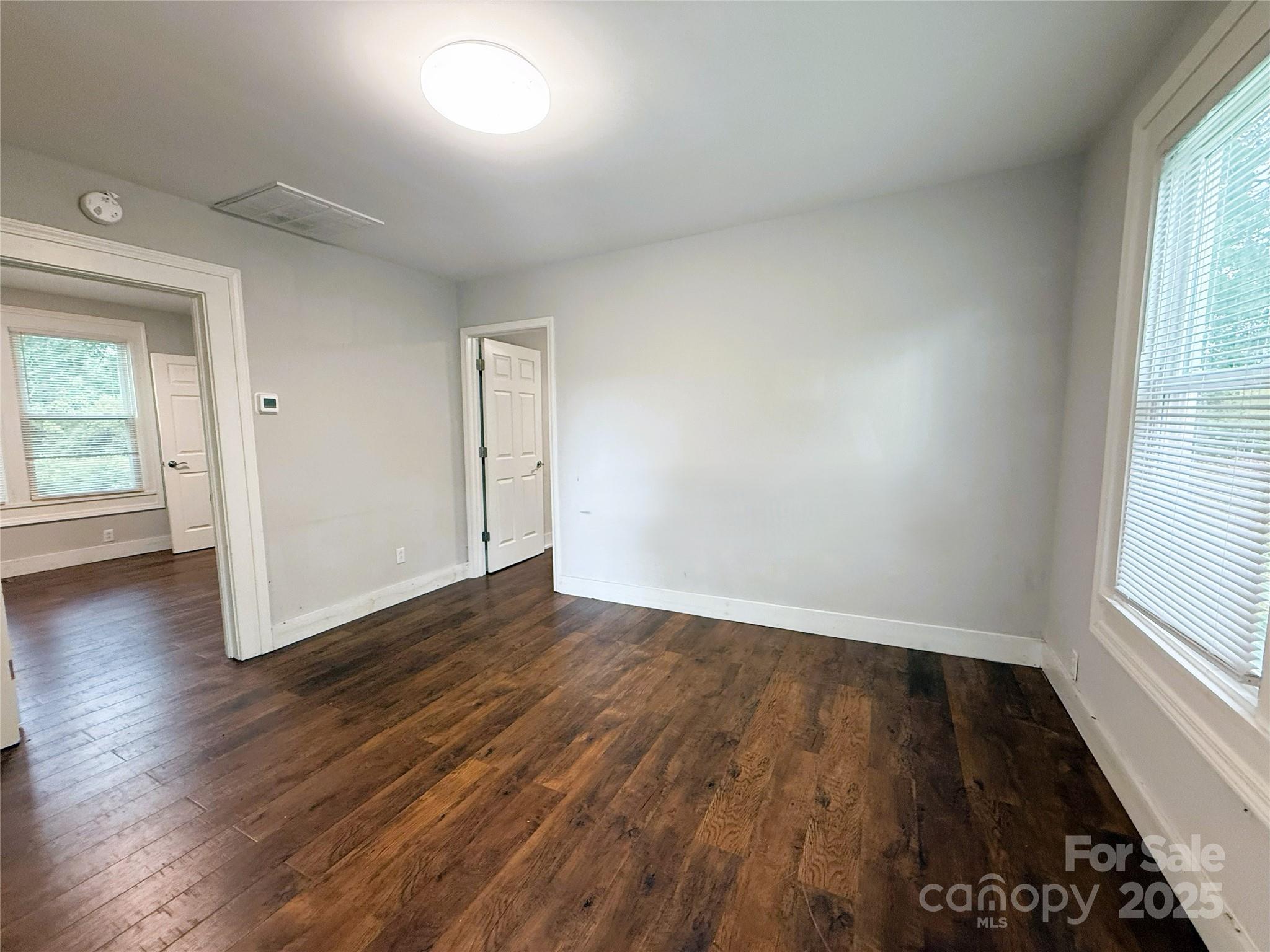 1301 Lockhart Street