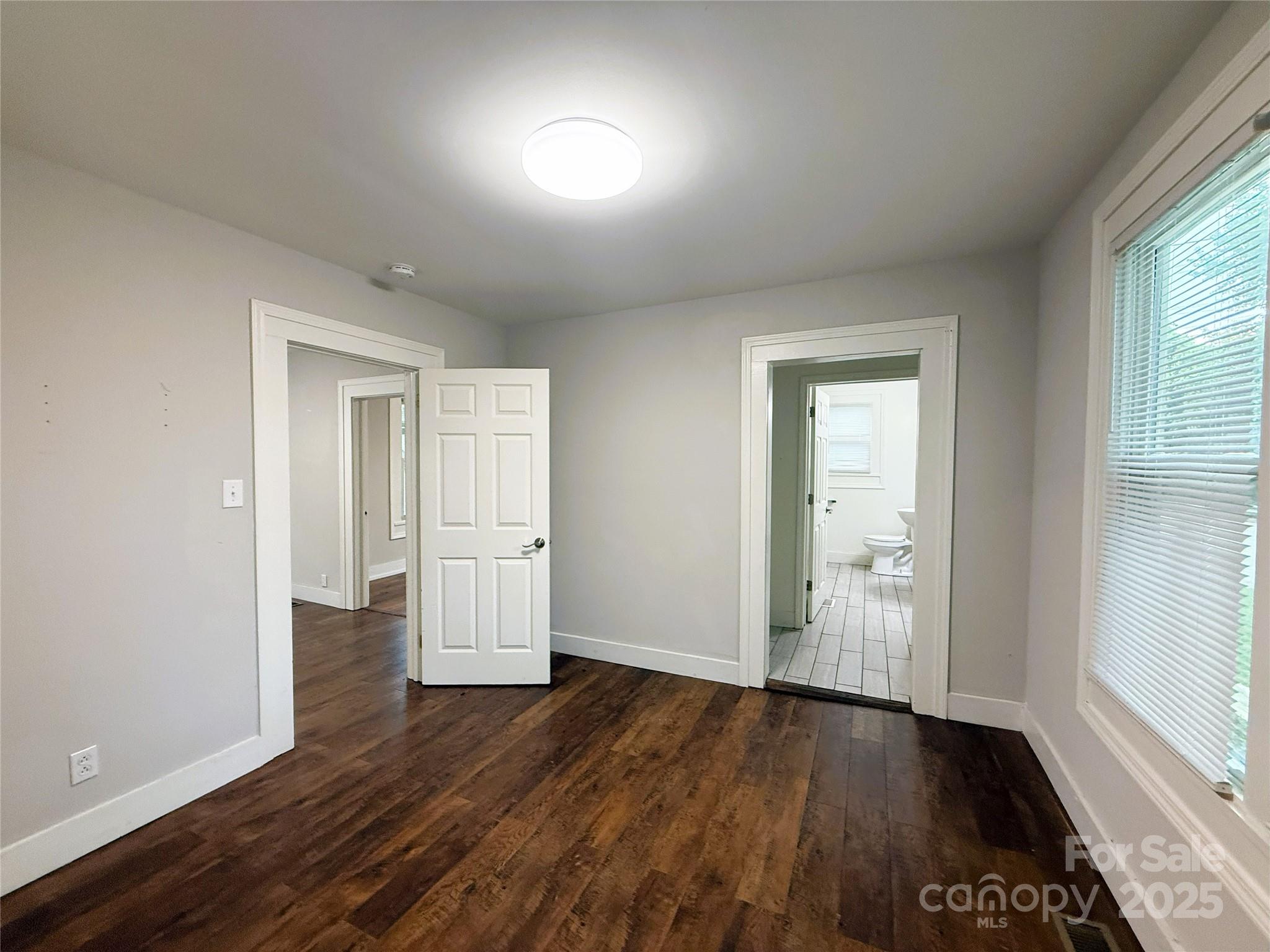 1301 Lockhart Street