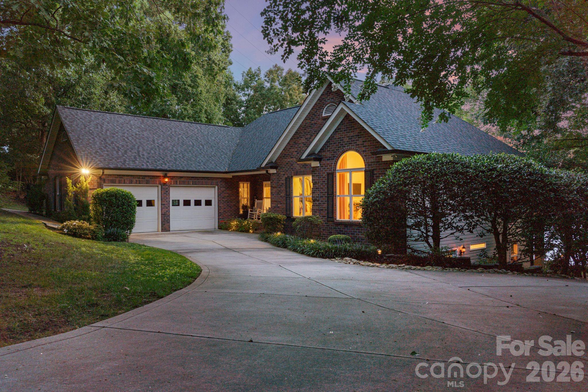 172 Mariner Pointe Lane