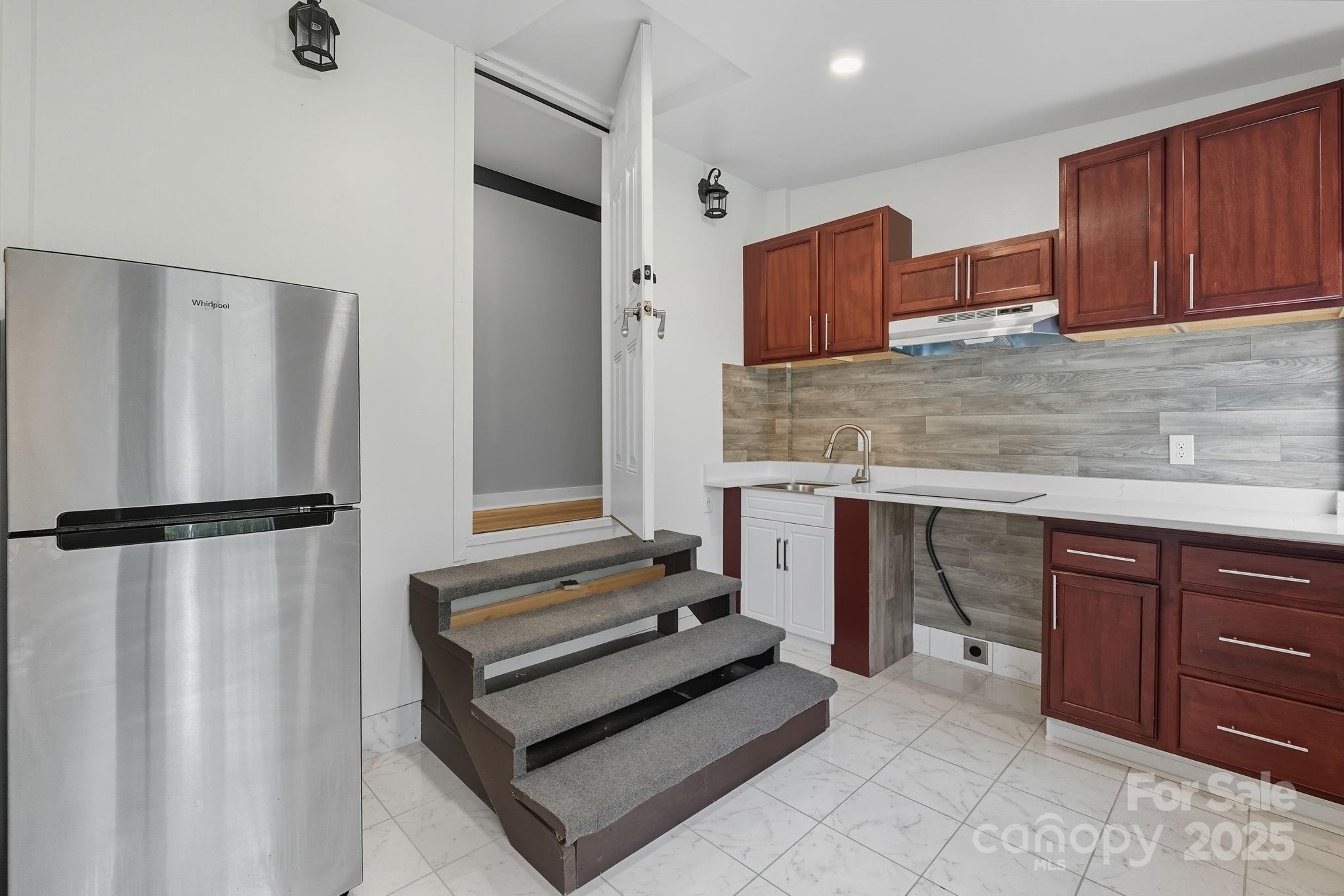 Bethesda Knoll - Residential