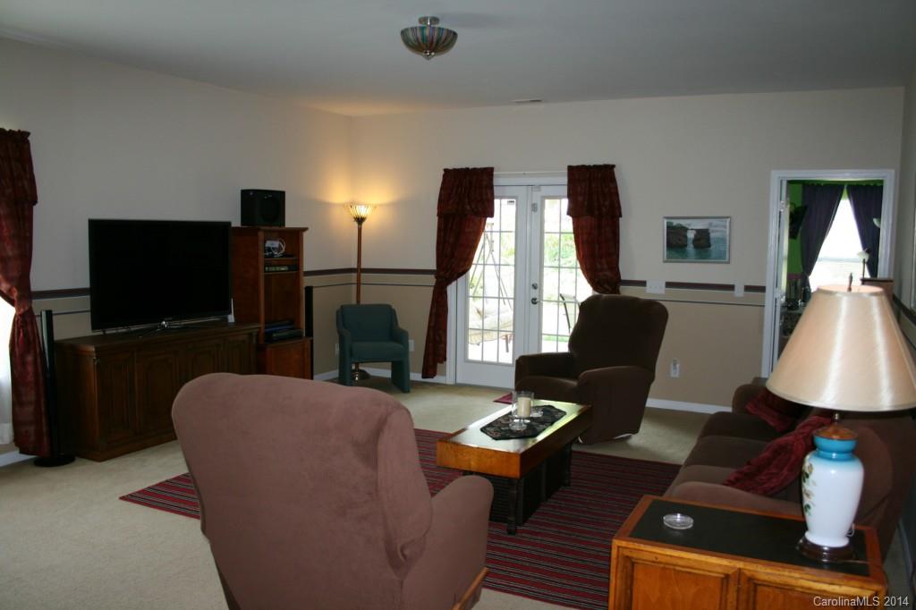 Sandy Pointe - Residential