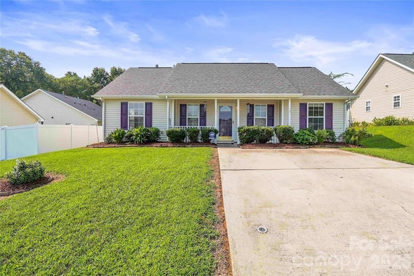 5405 KATHERINE CT, DALLAS, NC 28034 - Image c4c869a6105f75ca46f607b3d601c94a/287724247