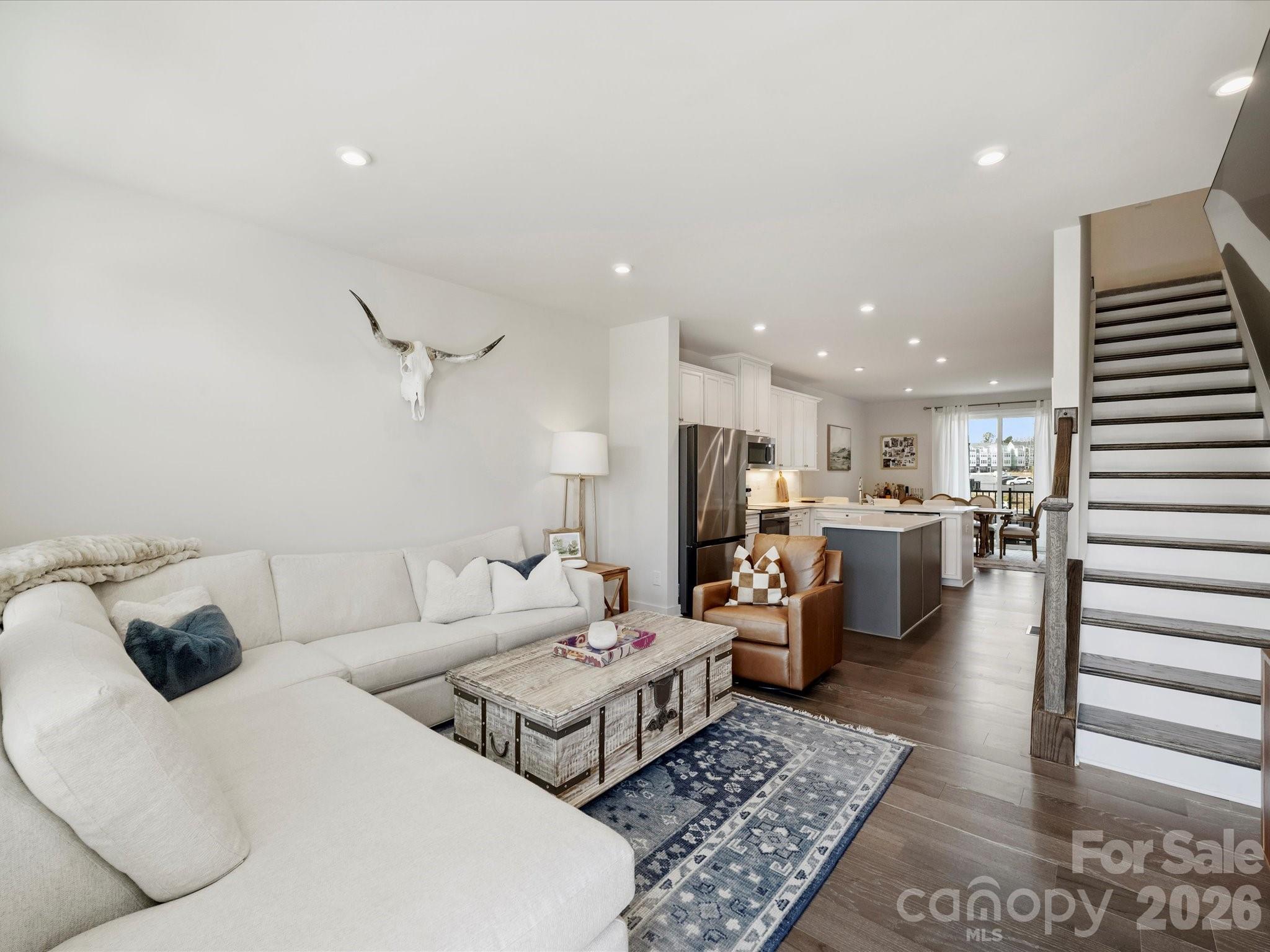 4746 Chastain Avenue