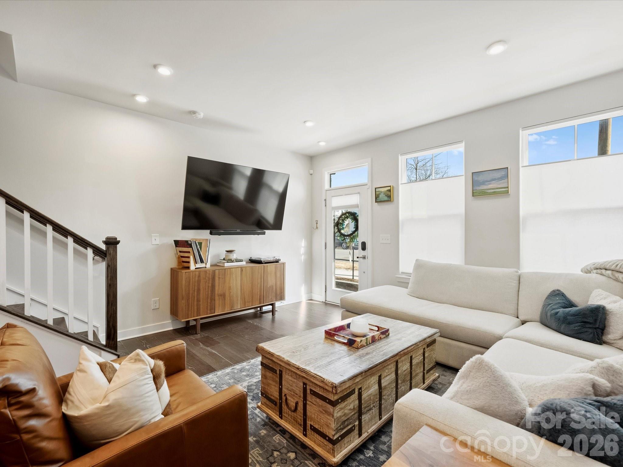 4746 Chastain Avenue