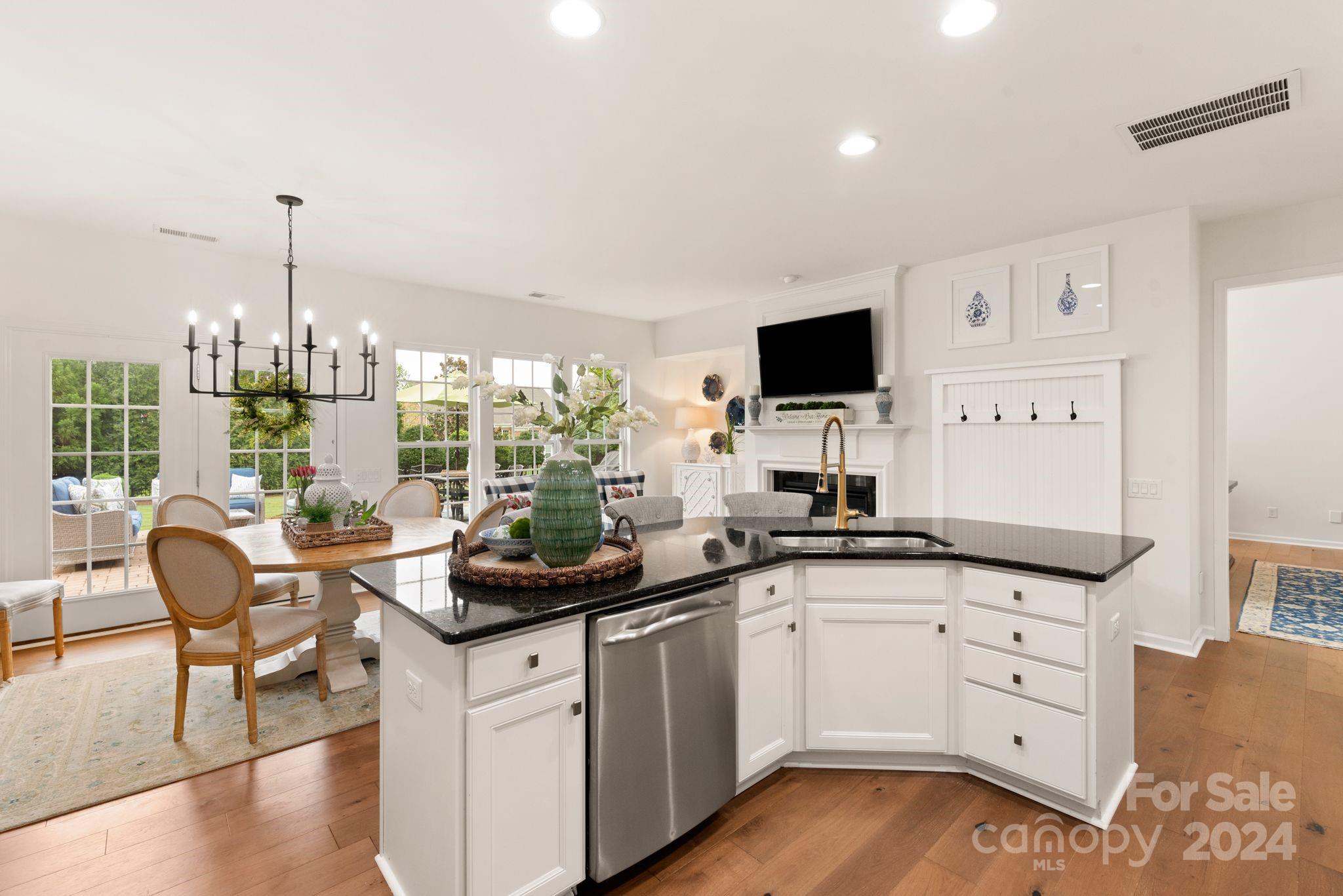 The Chimneys Of Marvin - Residential