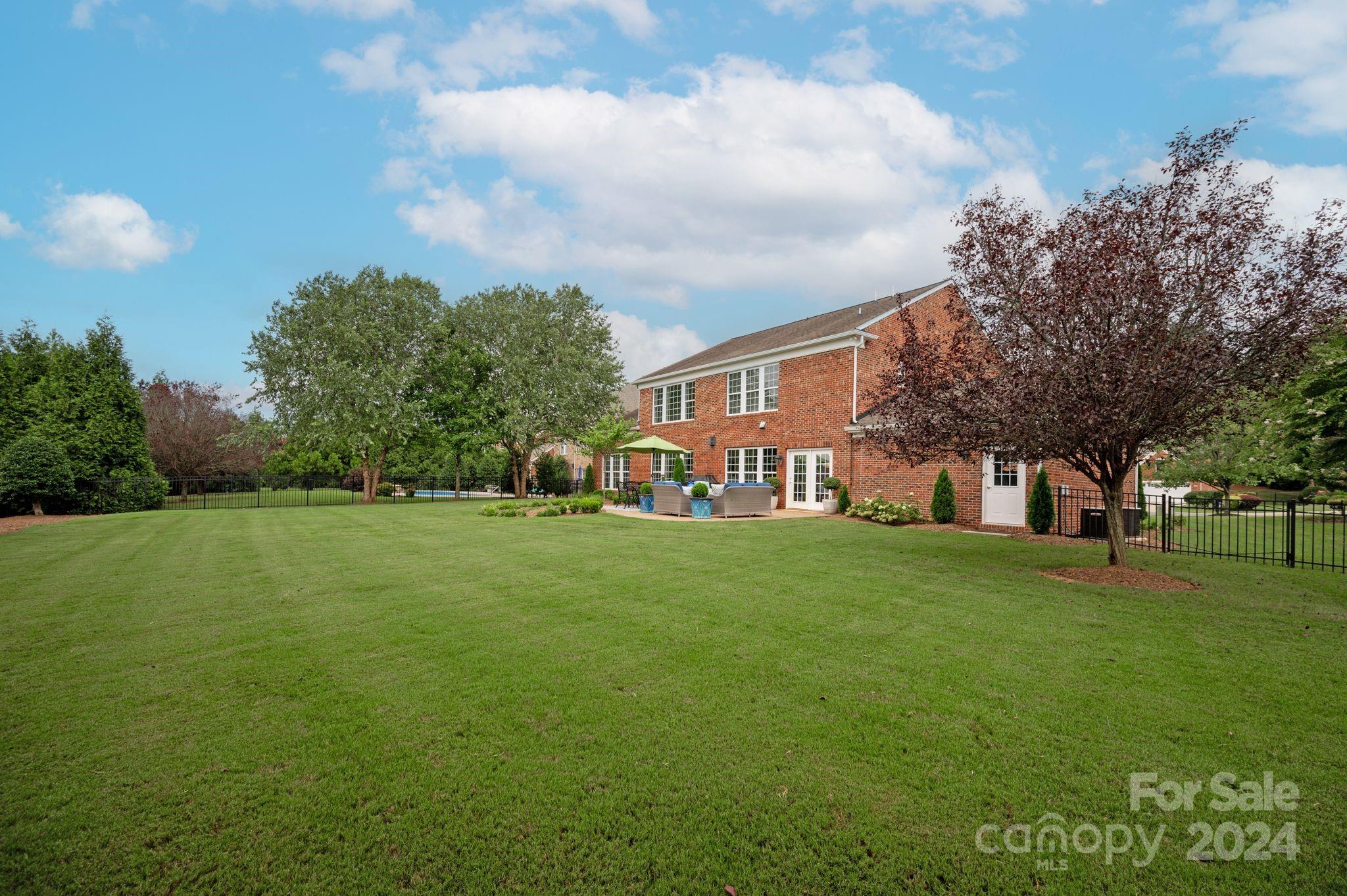The Chimneys Of Marvin - Residential
