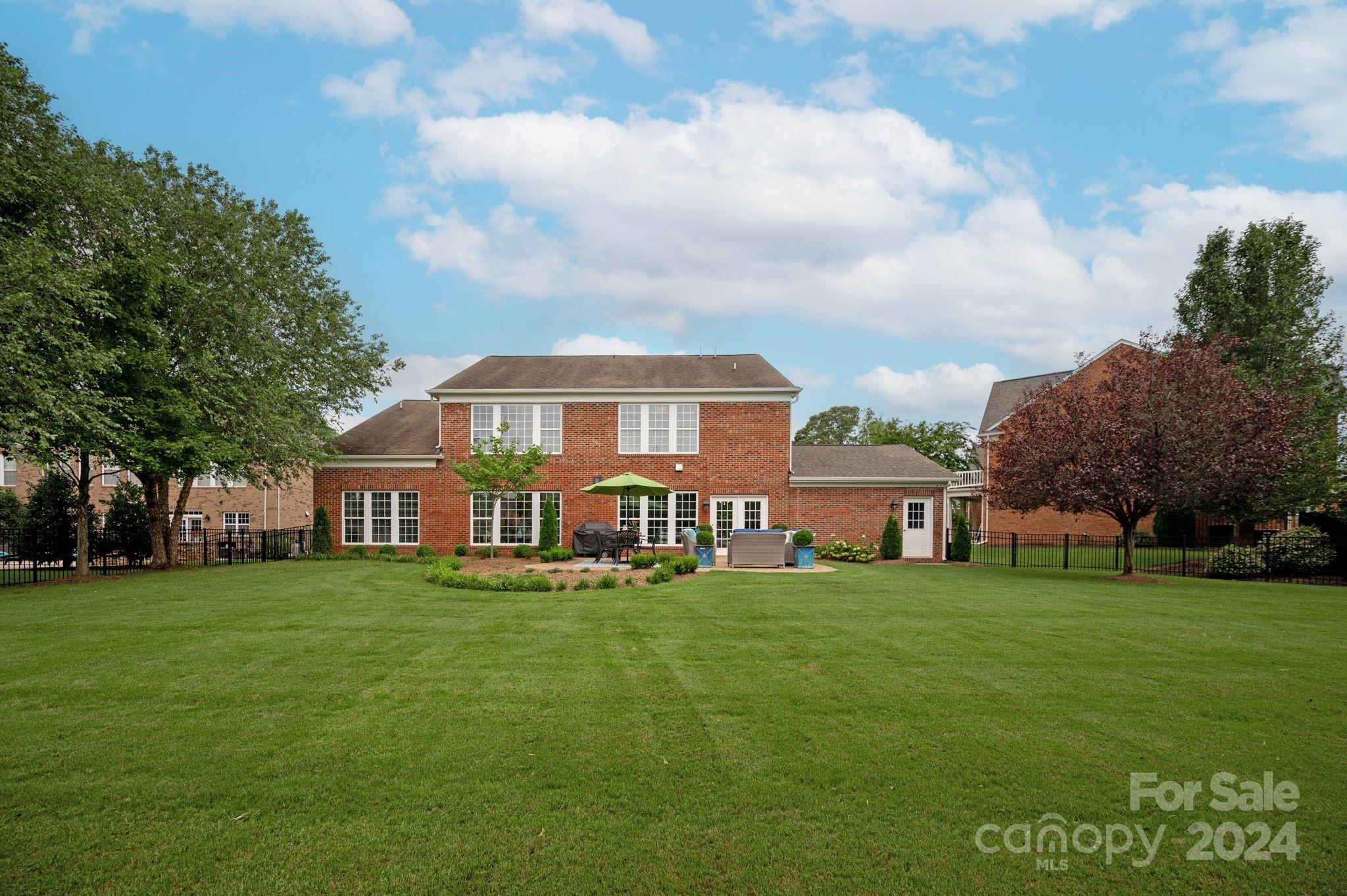 The Chimneys Of Marvin - Residential
