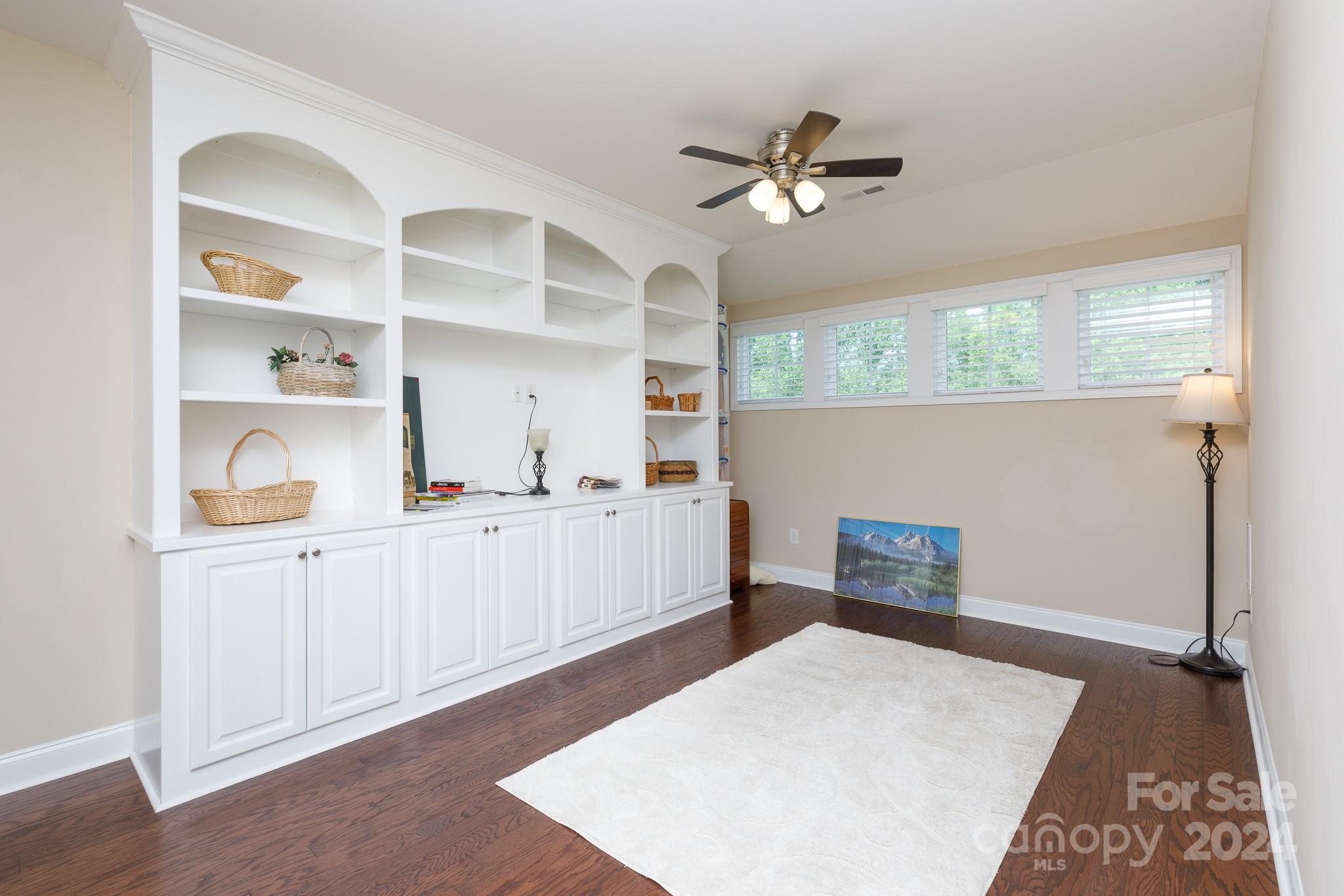 Holland Springs - Residential