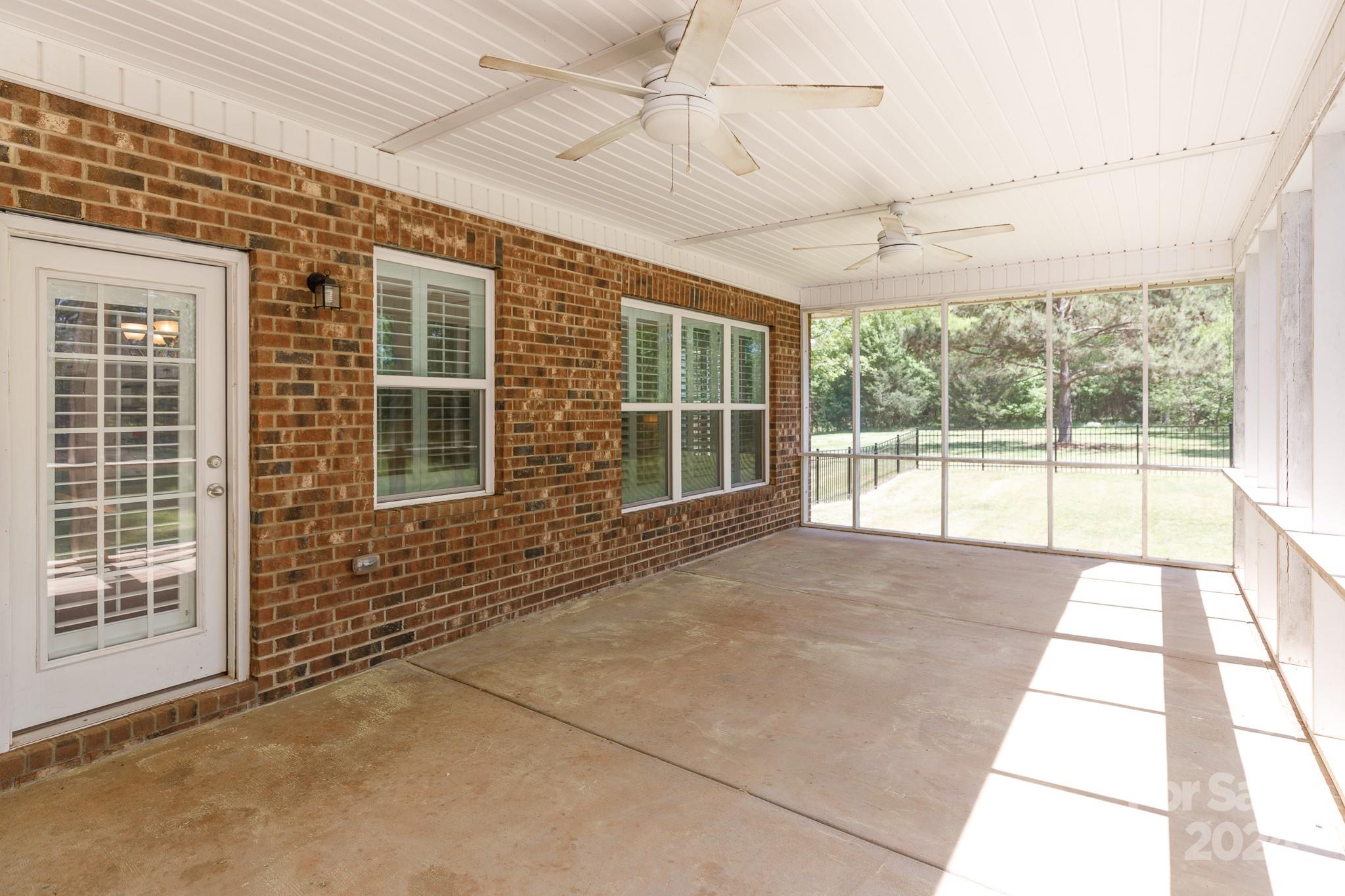 Holland Springs - Residential