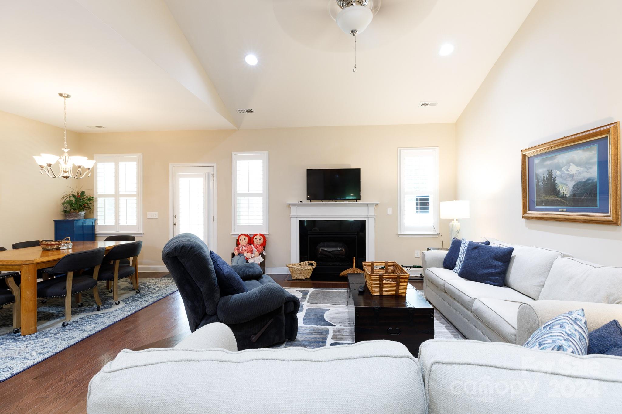 Holland Springs - Residential