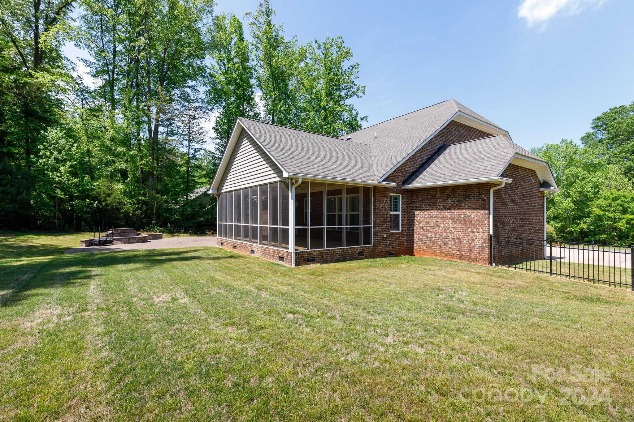 Holland Springs - Residential