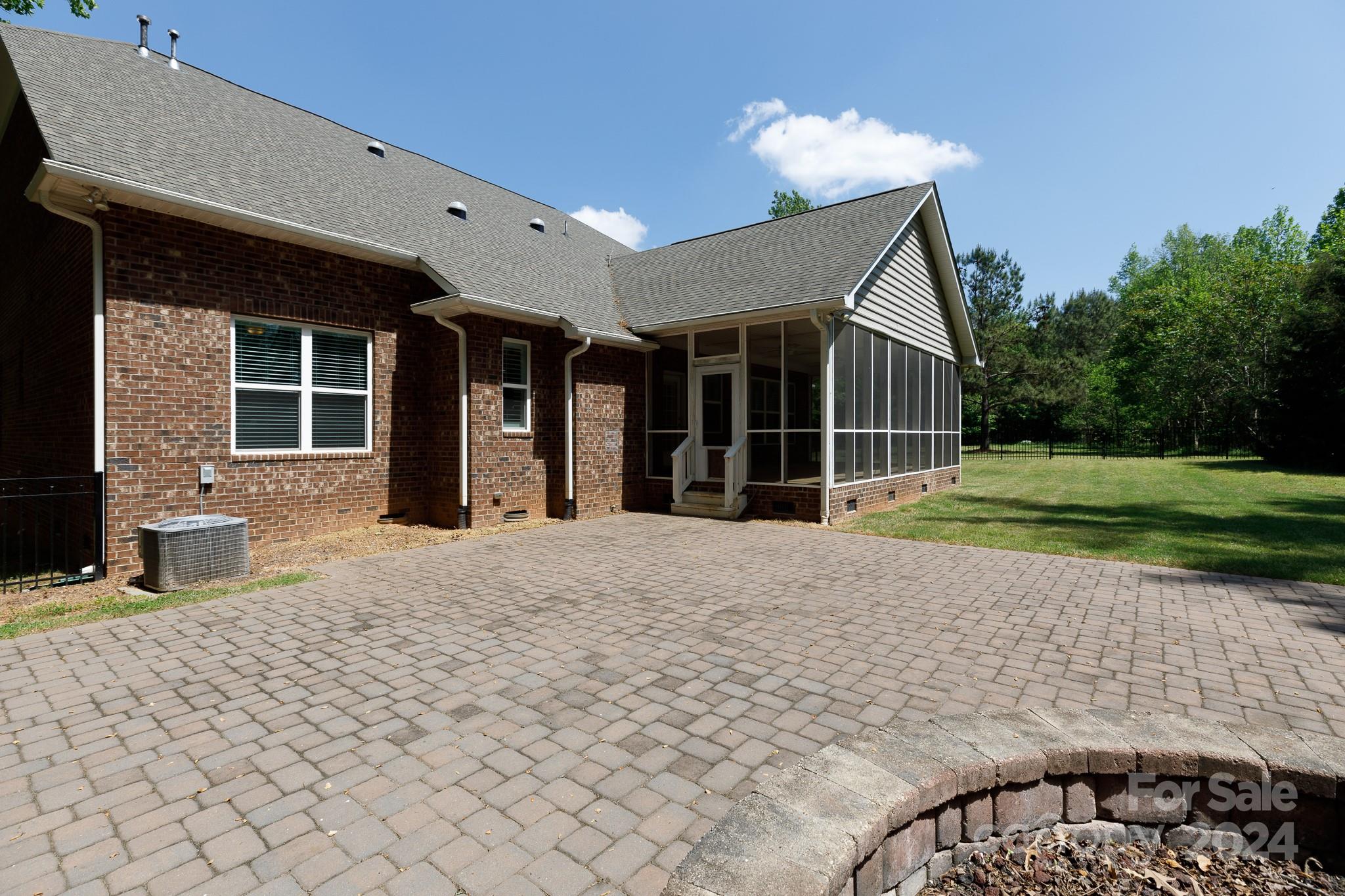 Holland Springs - Residential