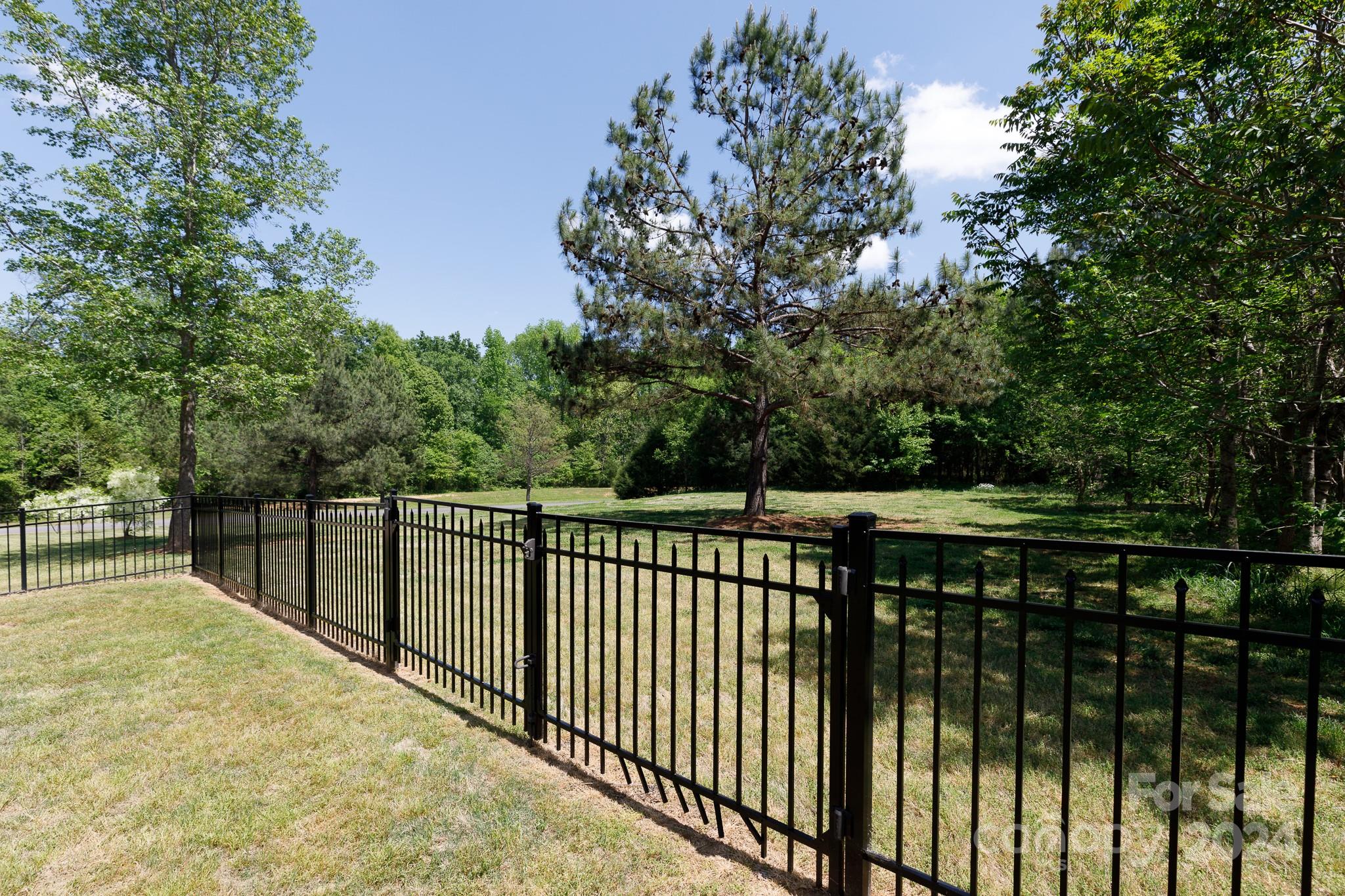 Holland Springs - Residential