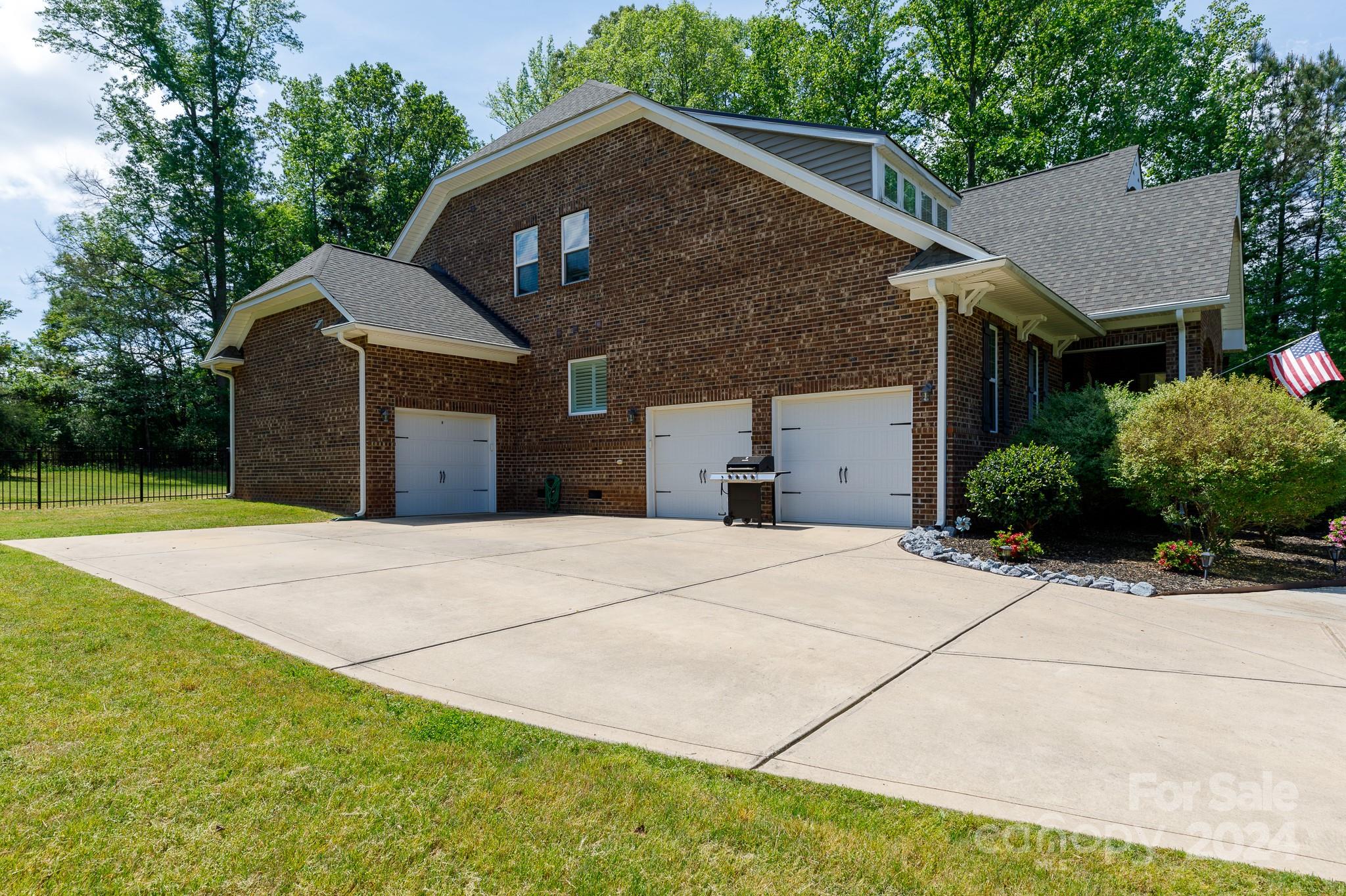 Holland Springs - Residential