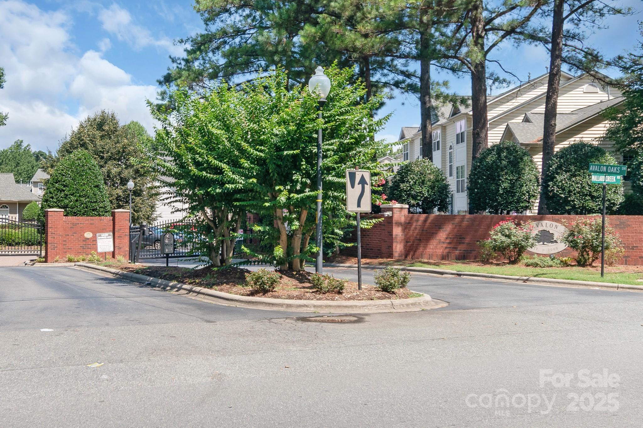 6308 Royal Celadon Way 35