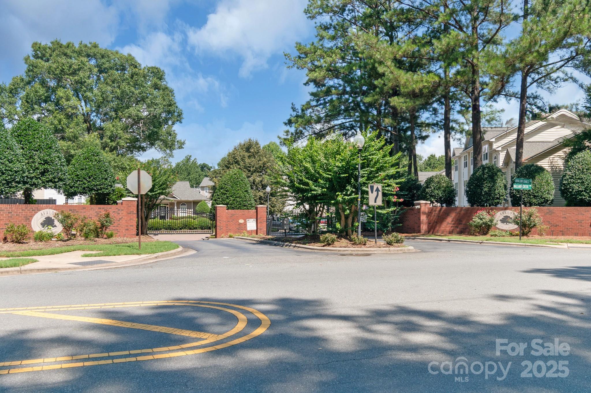 6308 Royal Celadon Way 35