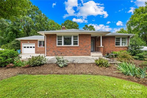 Photo of 207 2nd Avenue NE, Catawba, NC 28609 (MLS # 4292109)