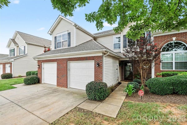 12058 STRATFIELD PLACE CIR, PINEVILLE, NC 28134 - Image c4e0edfbbd62b2b6926e2adcede0f959/2110042244