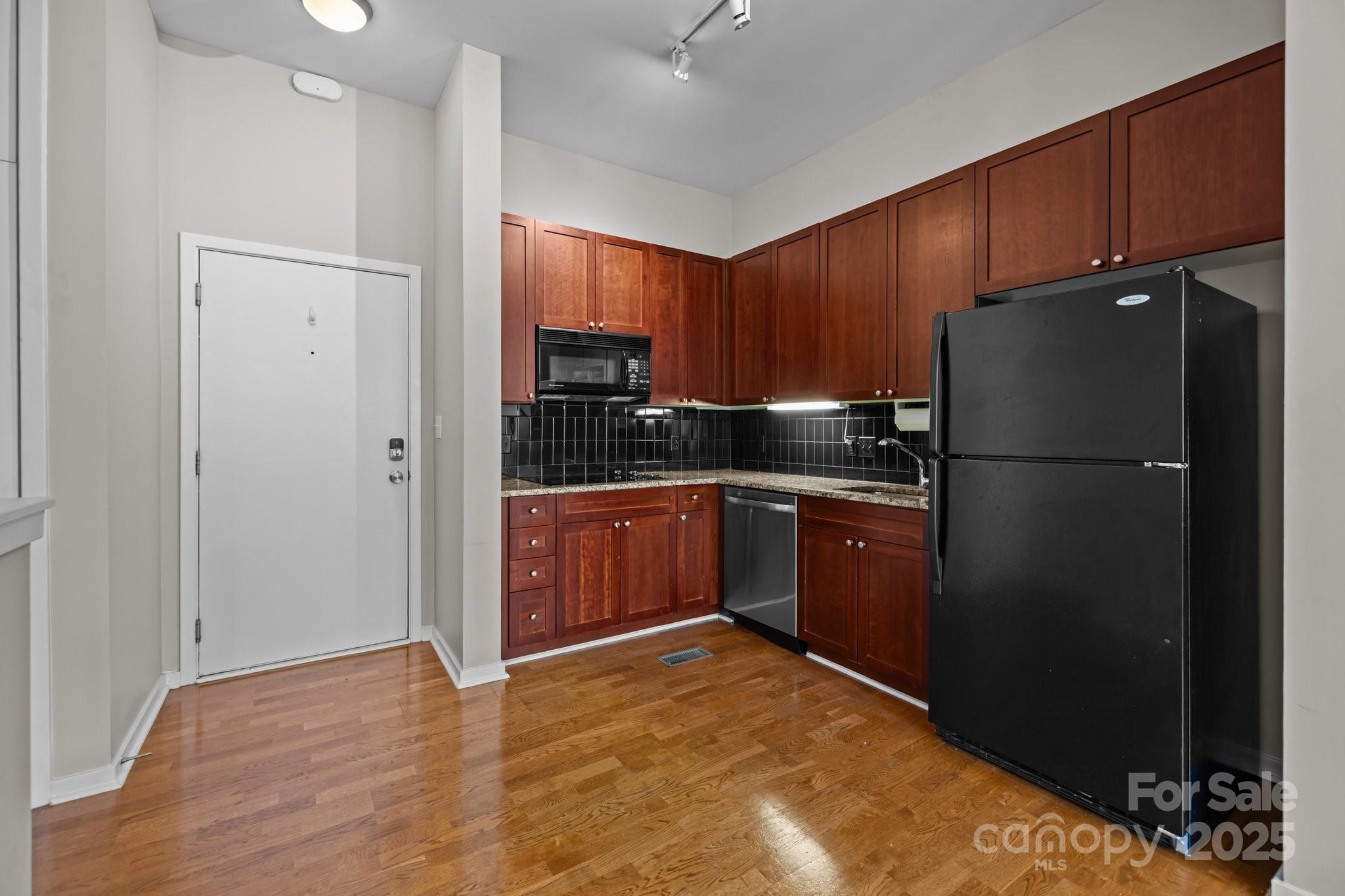 2125 Southend Drive 448