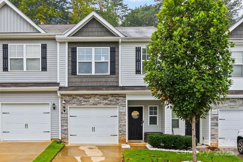 8105 Alderton Lane Charlotte NC 28215