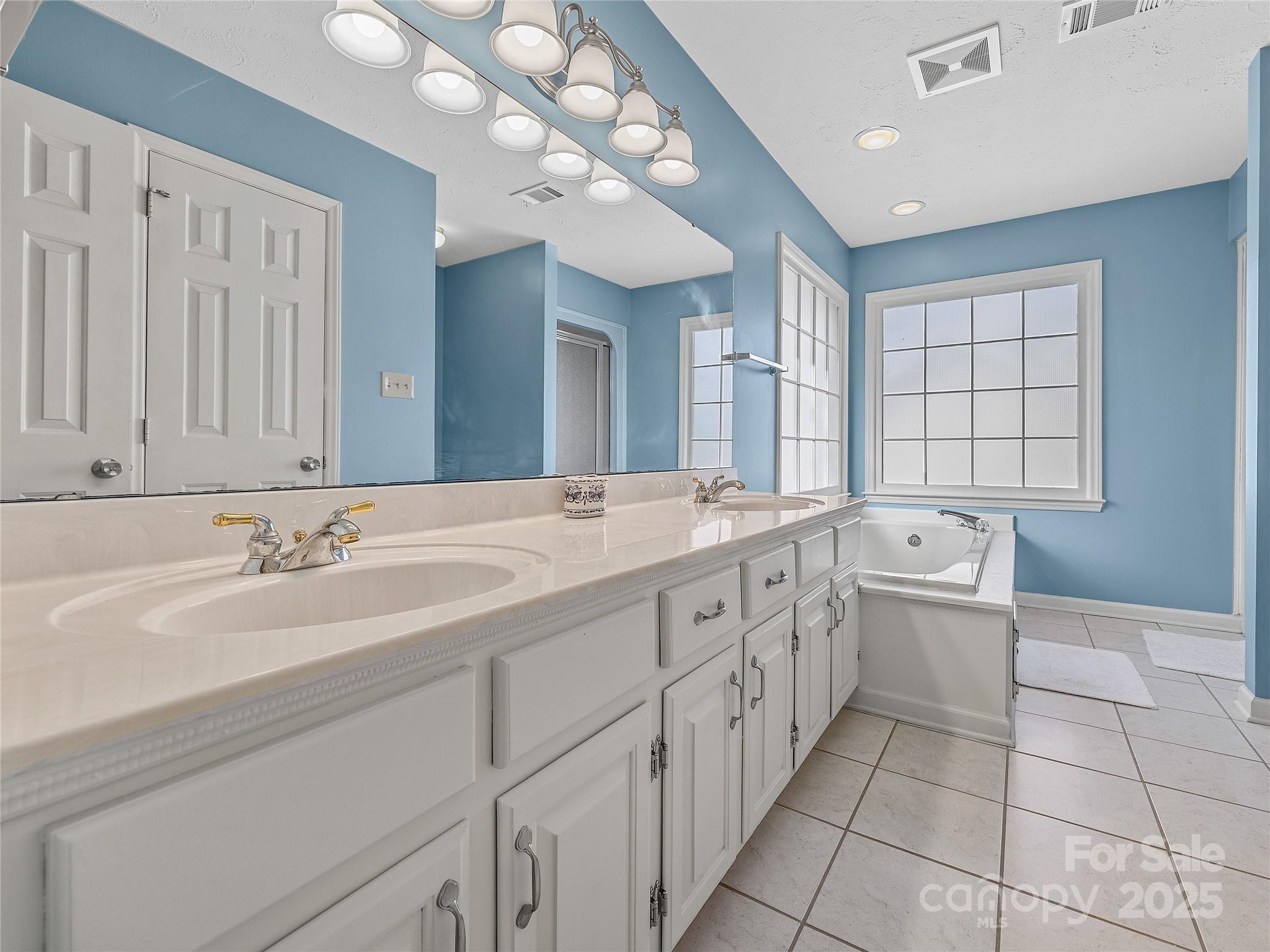 Hampton Woods - Residential