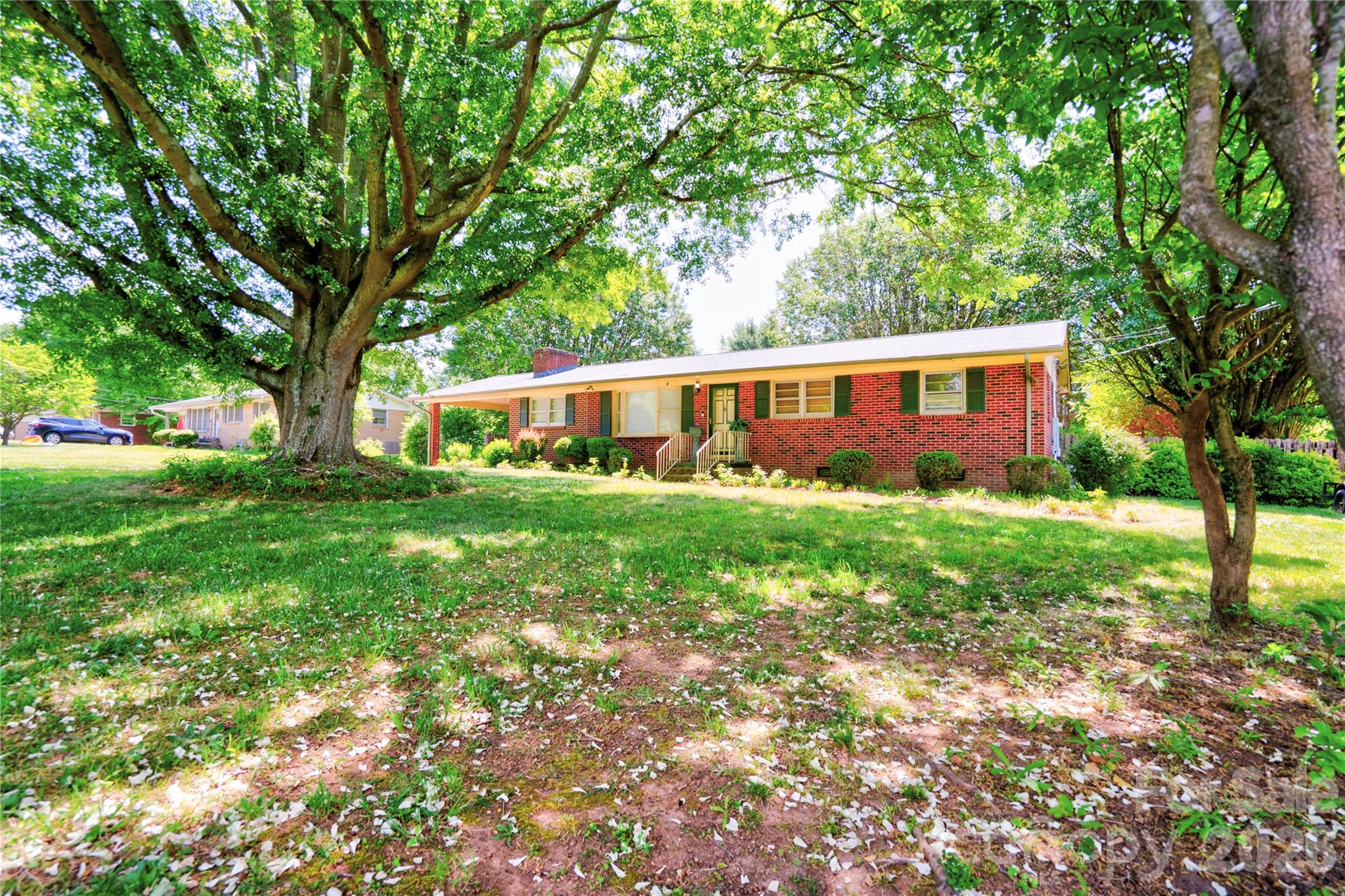 1202 Ridgemont Avenue