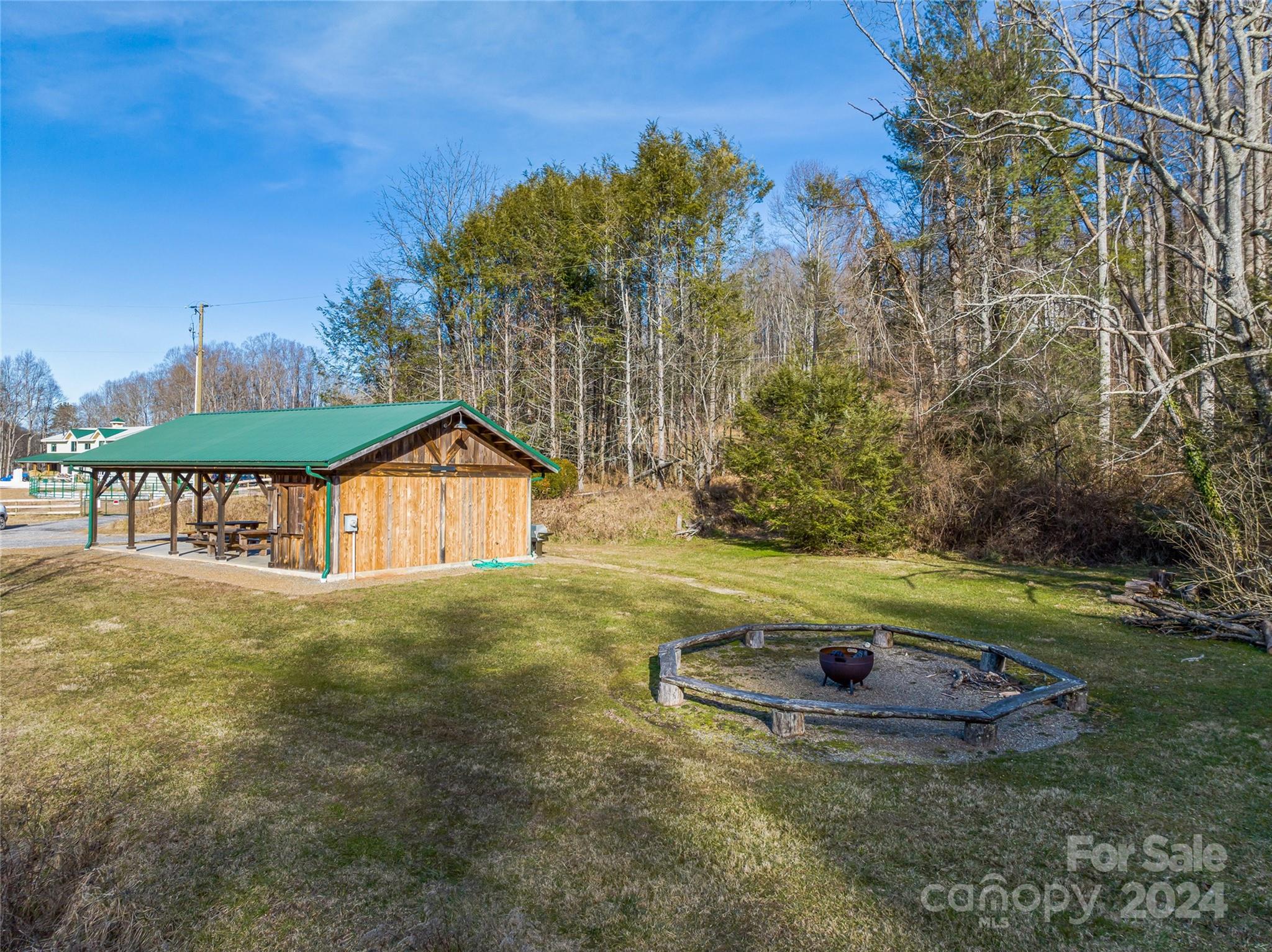 Powder Springs - Land