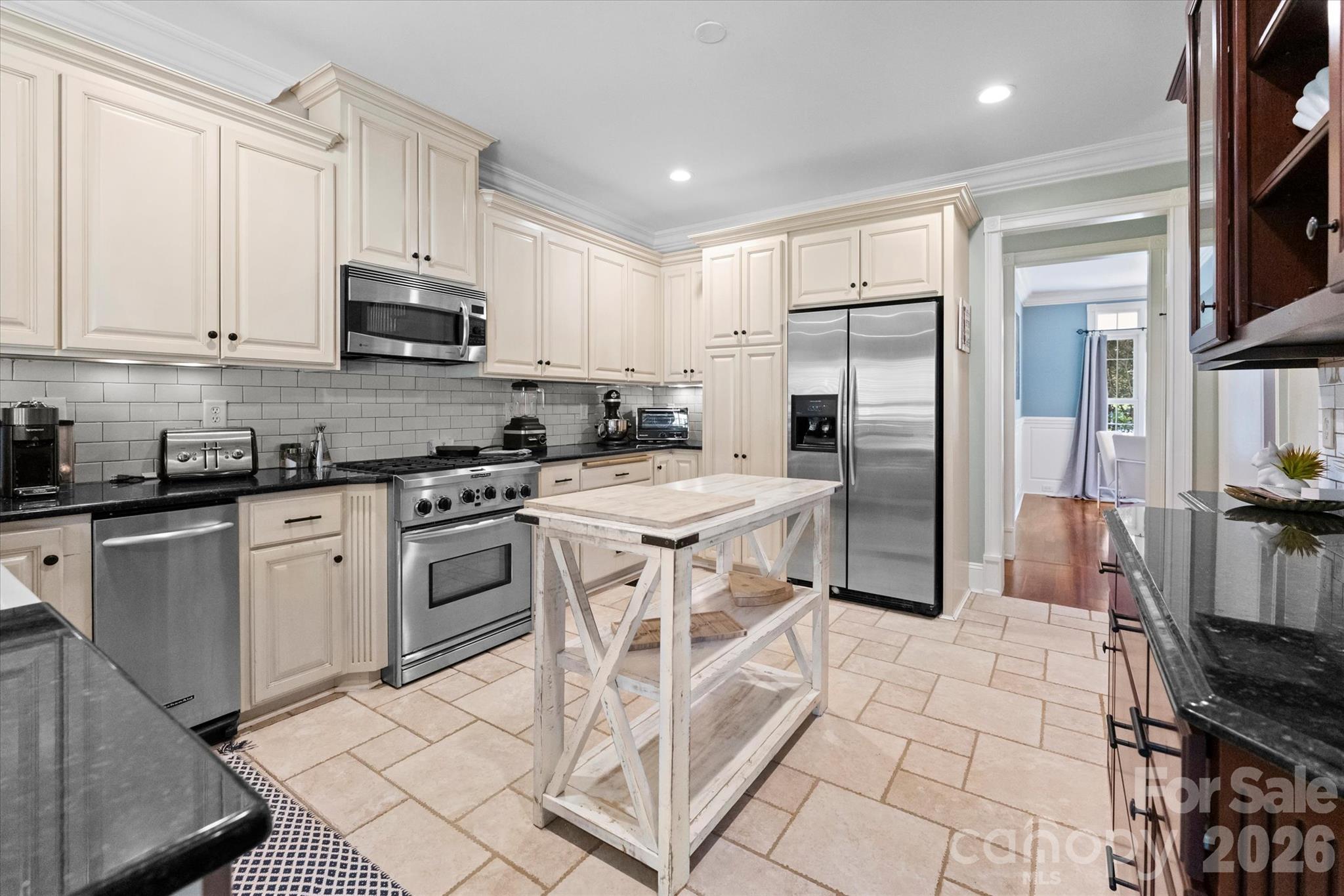 4552 Sawgrass Court