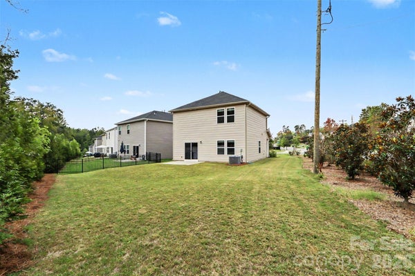 1224 HARLAND ST, CHARLOTTE, NC 28216 - Image c4f549f98404a7ccee33ac80a7349dea/3472634598