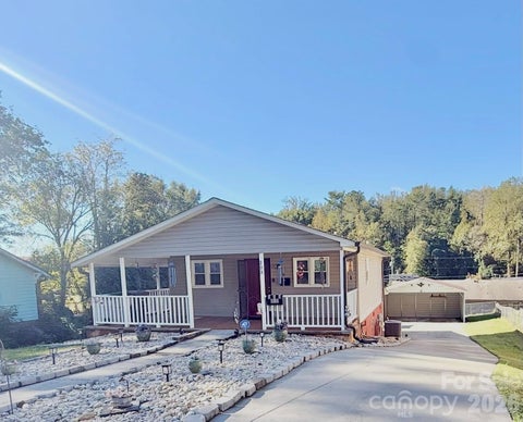 Photo of 203 Newland Place, Lenoir, NC 28645 (MLS # 4434255)