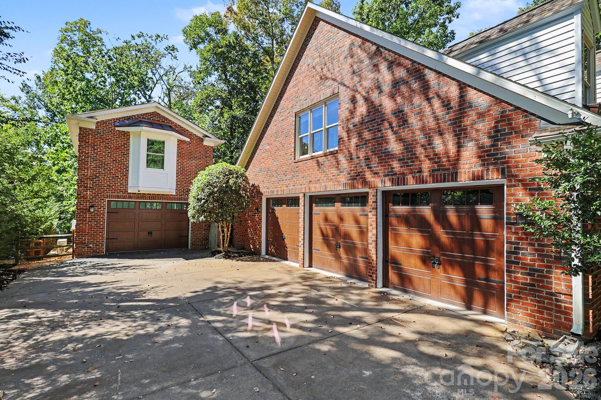 4320 Town And Country Drive