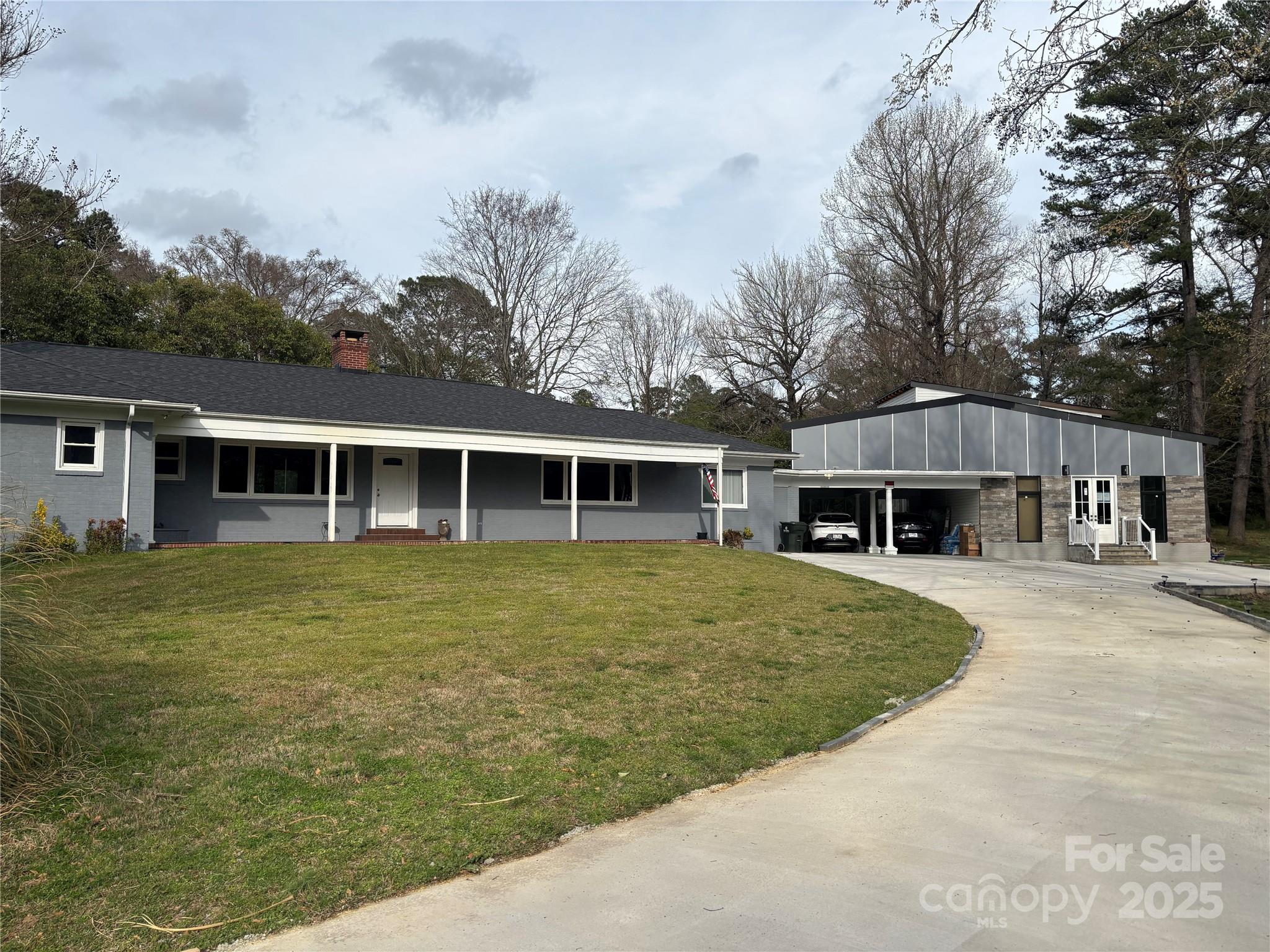 421 Lakeside Drive
