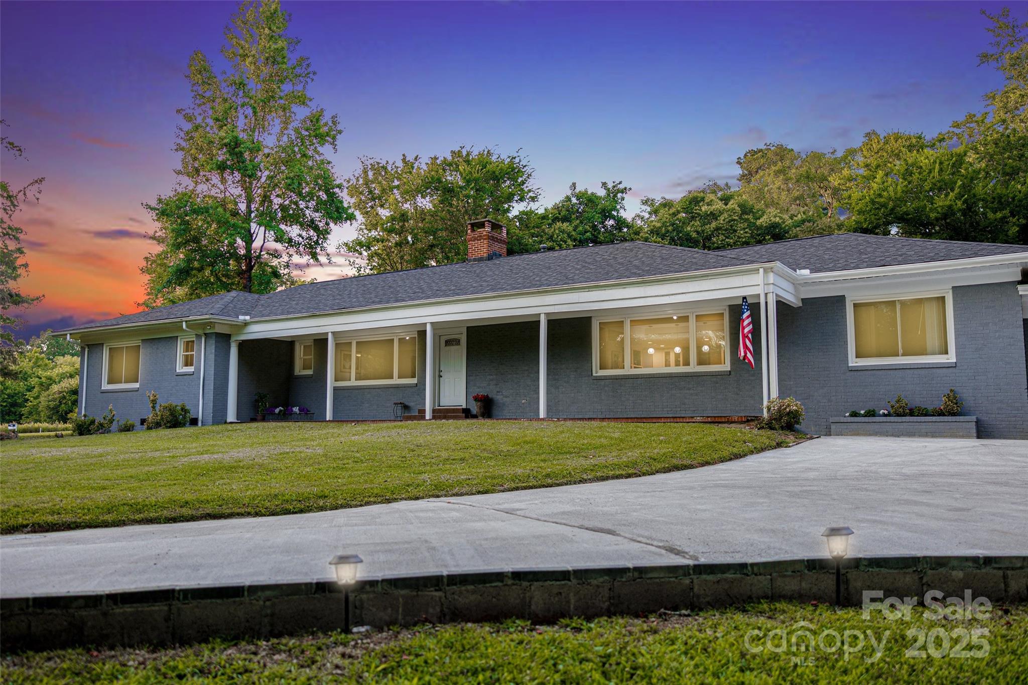 421 Lakeside Drive