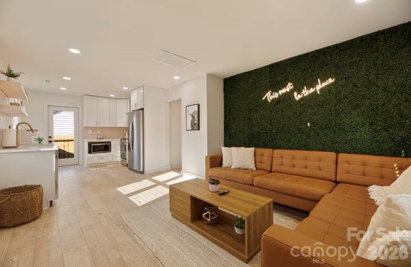 1321 RICHMOND PL, CHARLOTTE, NC 28209 - Image c503134bb4e4df16a923104bd0a35d7d/2756767487