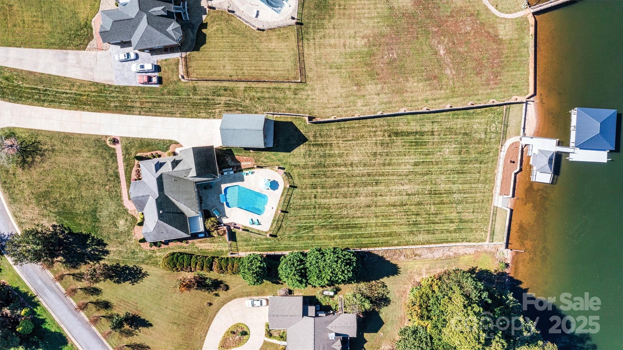 61 Island Pointe Court