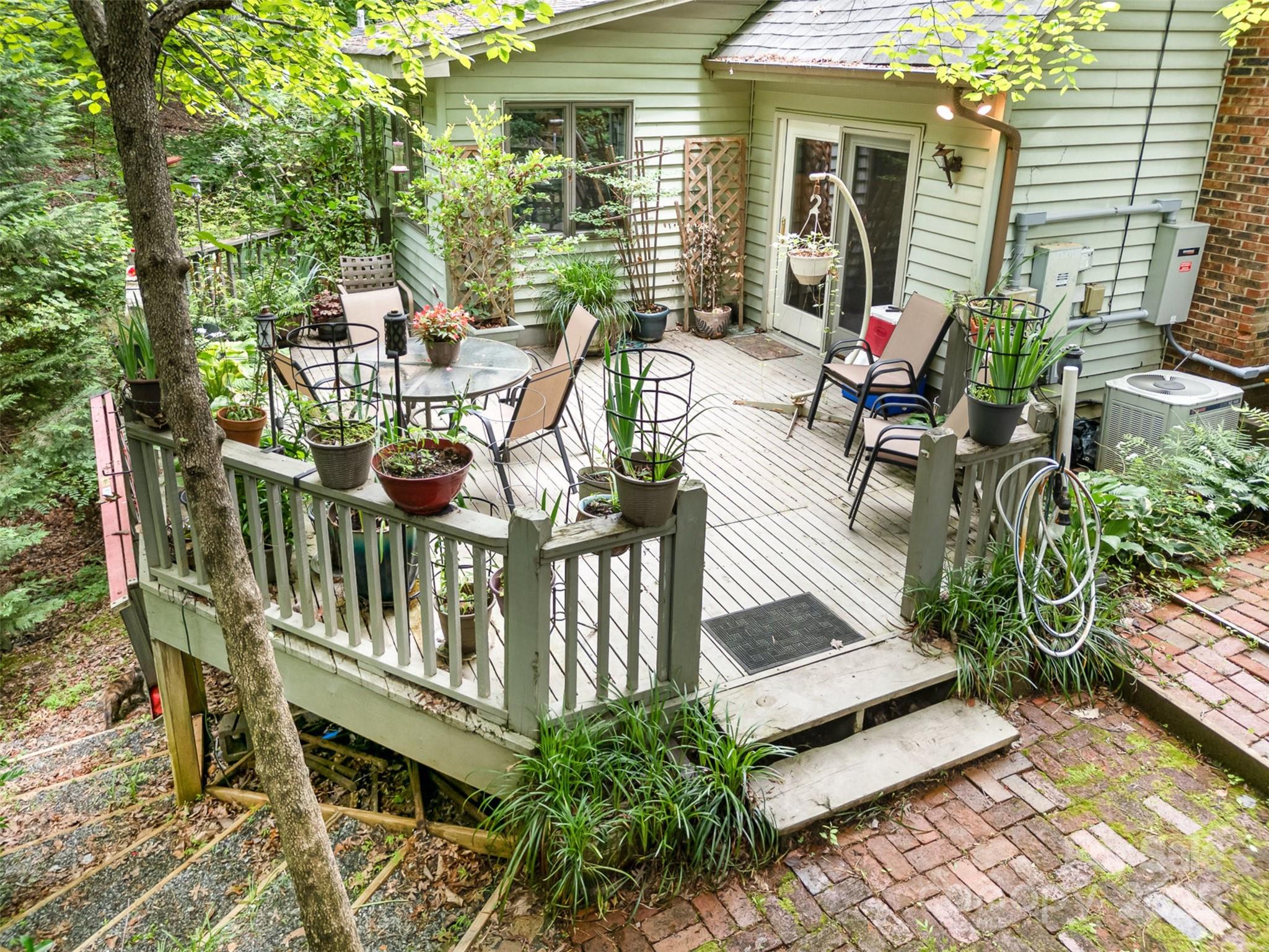 1102 Lake Montonia Road