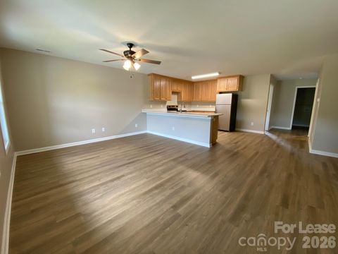 1961 Glen Manor Court Lincolnton NC 28092