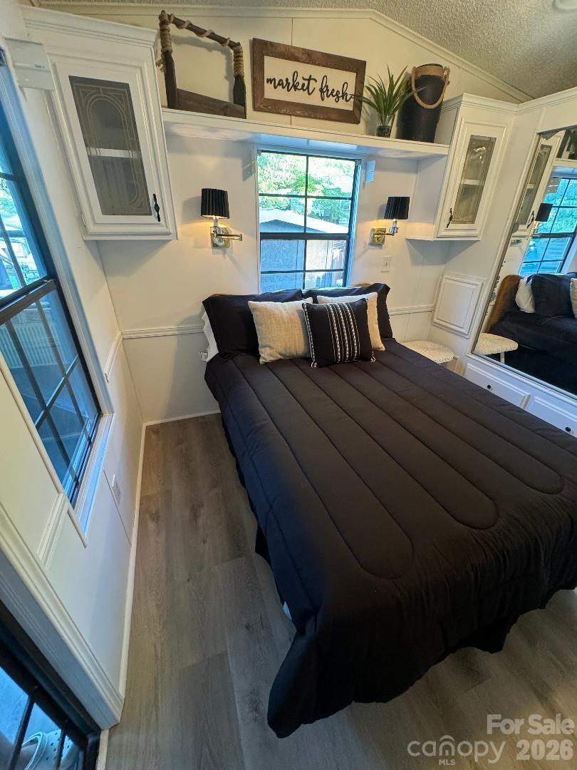 Twin Harbor - Residential