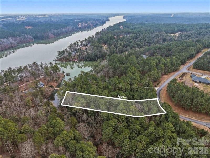 108 Rivercliff Drive W