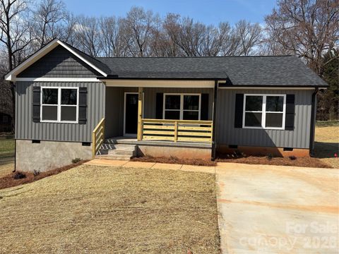 326 S Greenbriar Road Statesville NC 28625