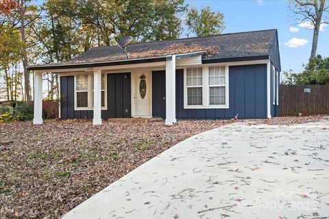 1356 Choyce Avenue Charlotte NC 28217