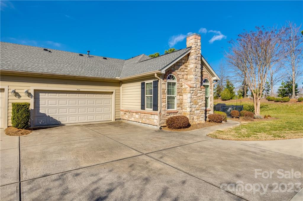 Stonecrest Villas of Tega Cay - Residential